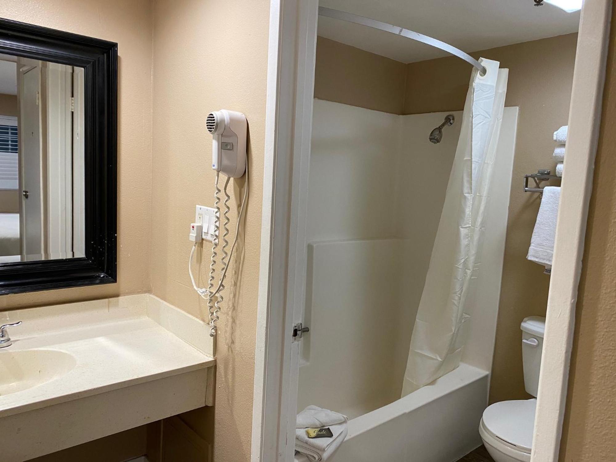 The Dixie Orange County Hotel Стантън Екстериор снимка