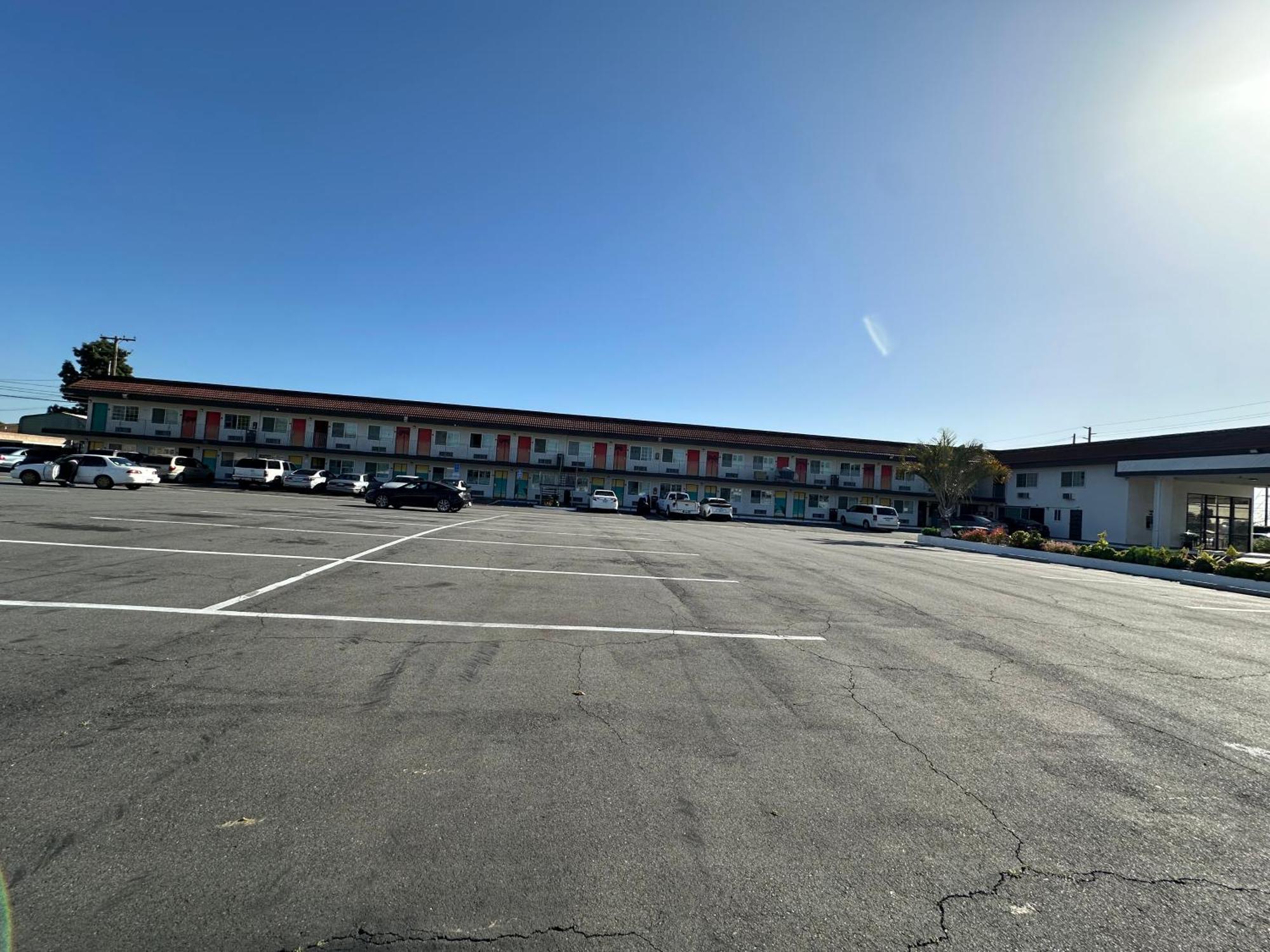 The Dixie Orange County Hotel Стантън Екстериор снимка