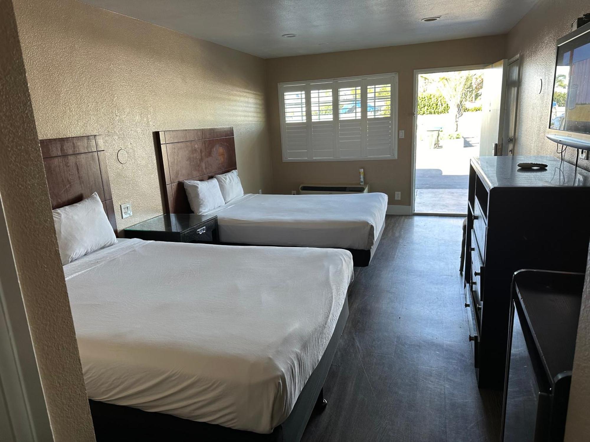 The Dixie Orange County Hotel Стантън Екстериор снимка