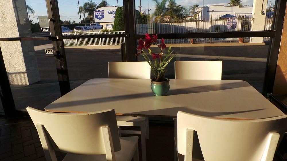 The Dixie Orange County Hotel Стантън Екстериор снимка