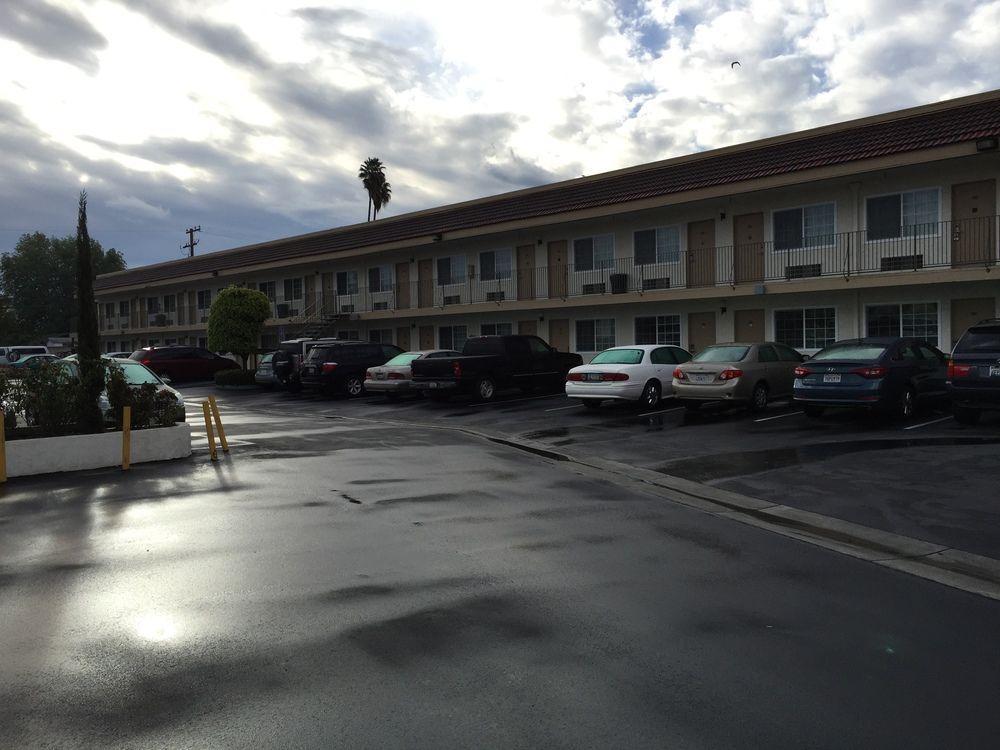 The Dixie Orange County Hotel Стантън Екстериор снимка