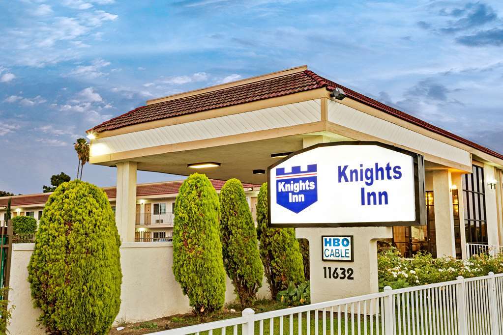 The Dixie Orange County Hotel Стантън Екстериор снимка