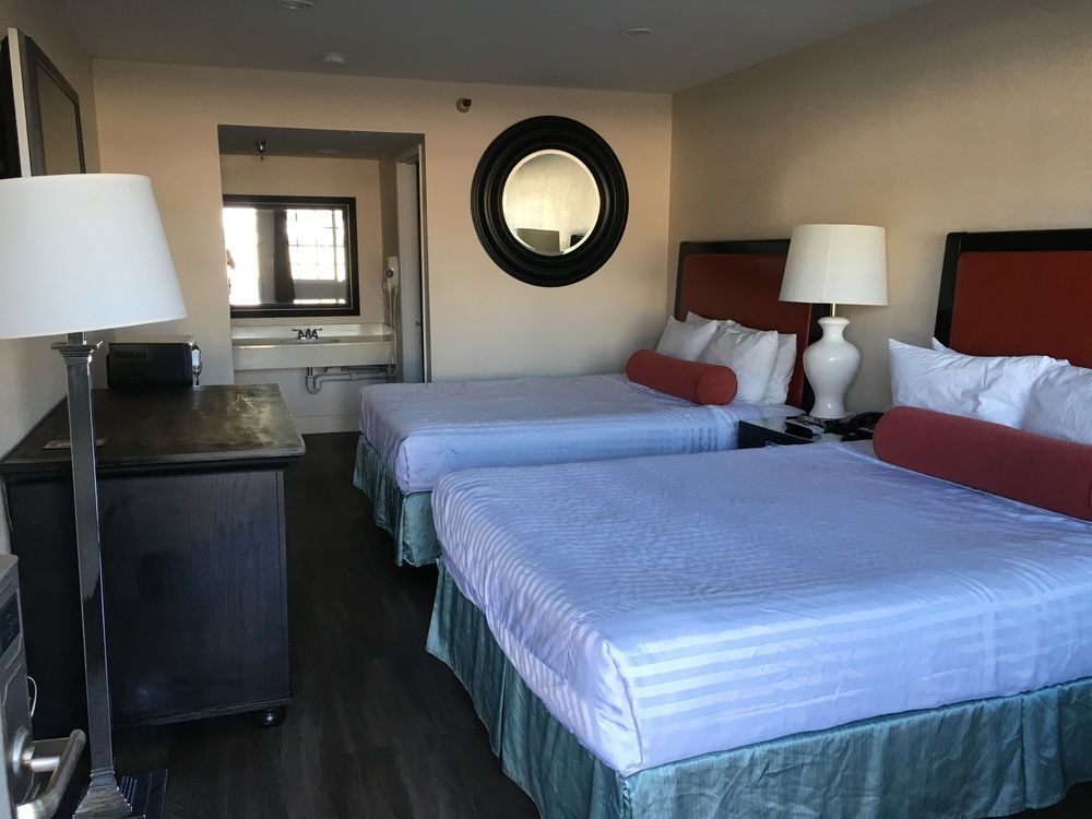 The Dixie Orange County Hotel Стантън Екстериор снимка