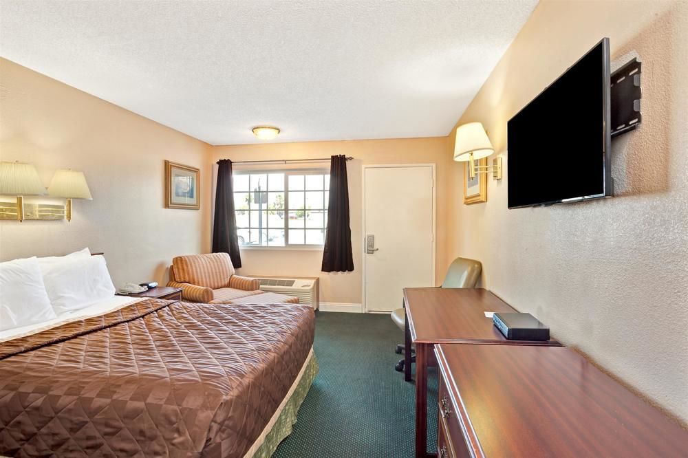 The Dixie Orange County Hotel Стантън Екстериор снимка
